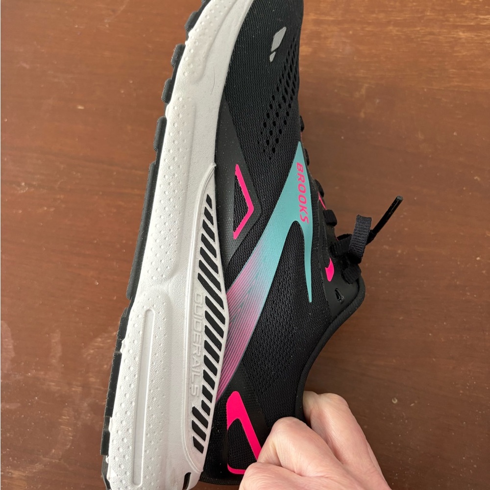 Brooks Women's Black Adrenaline GTS 23 - Picture 6 of 16